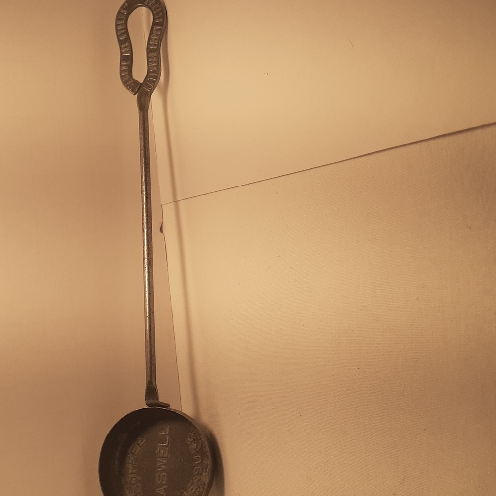 Vtg 1940's Caswell coffee measure. 9" incl handle.